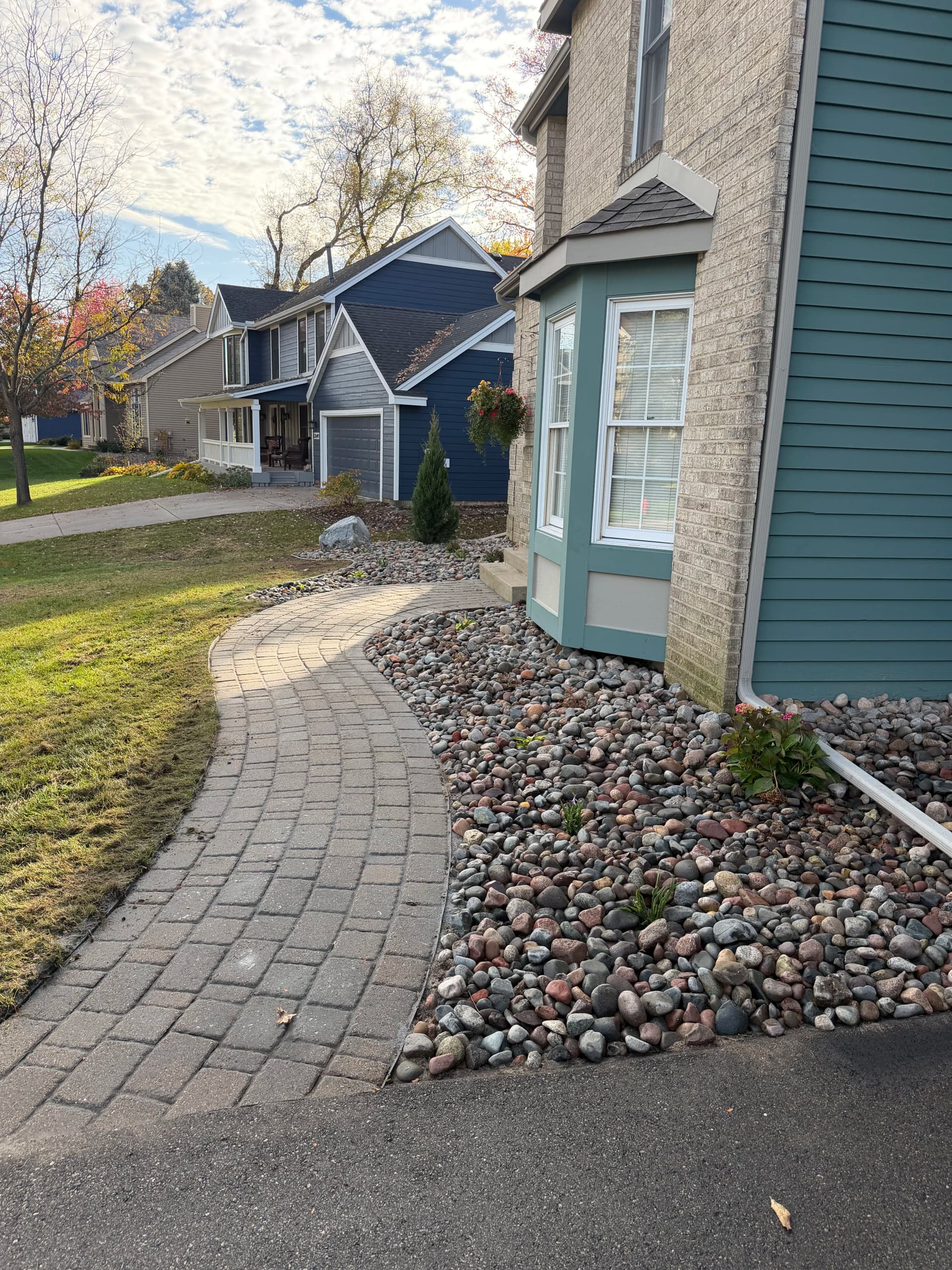 Gallery photos for River Rock Install and Edging Refresh in Apple Valley: Image #4