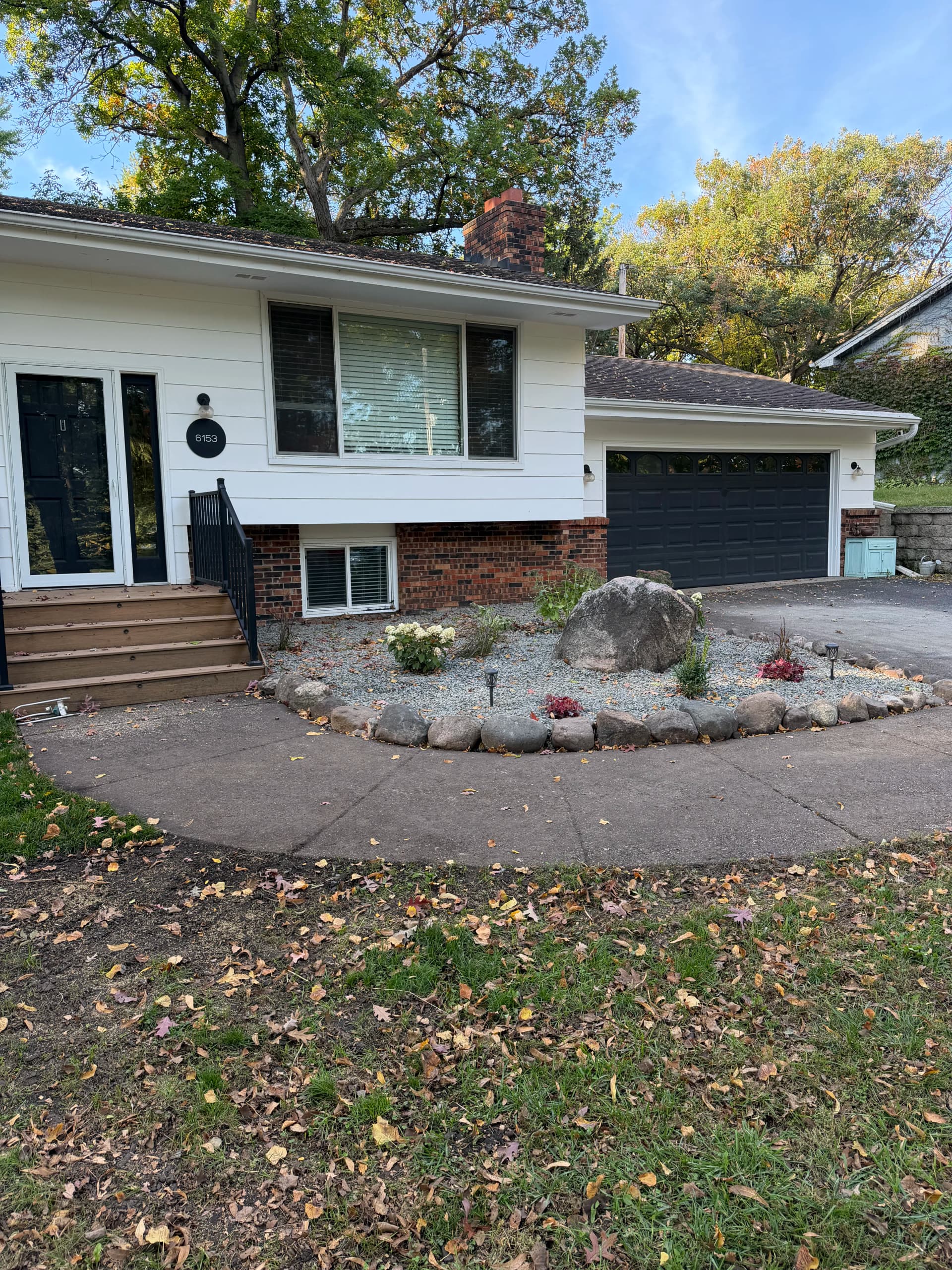 Shakopee Front Yard Bed Rebuild with Gray Trap Rock and Boulder Edging